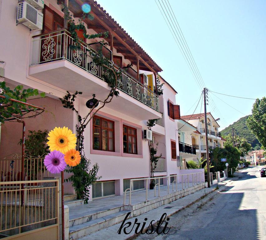 Appartement Kristi à Poros  Extérieur photo