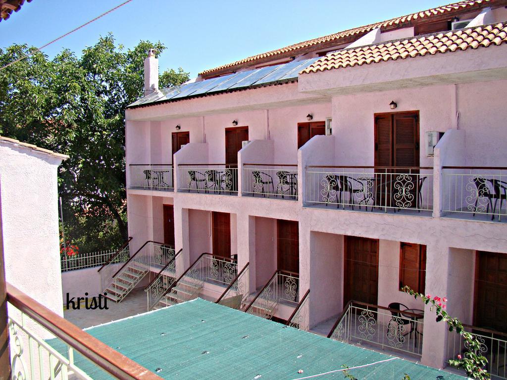 Appartement Kristi à Poros  Extérieur photo