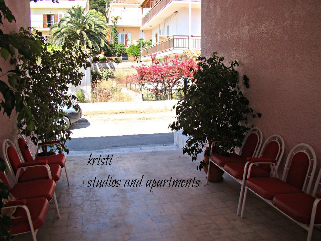 Appartement Kristi à Poros  Extérieur photo